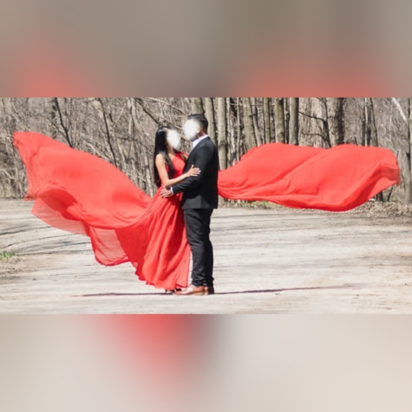 Red flying dress - Picture 2 of 4